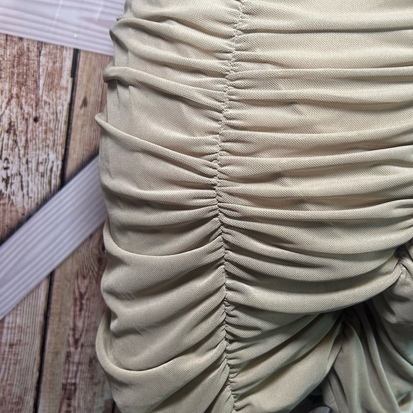 For ever 21 Stylish Halter Dress in Beige/green mini Dress size M (I) - Picture 9 of 11